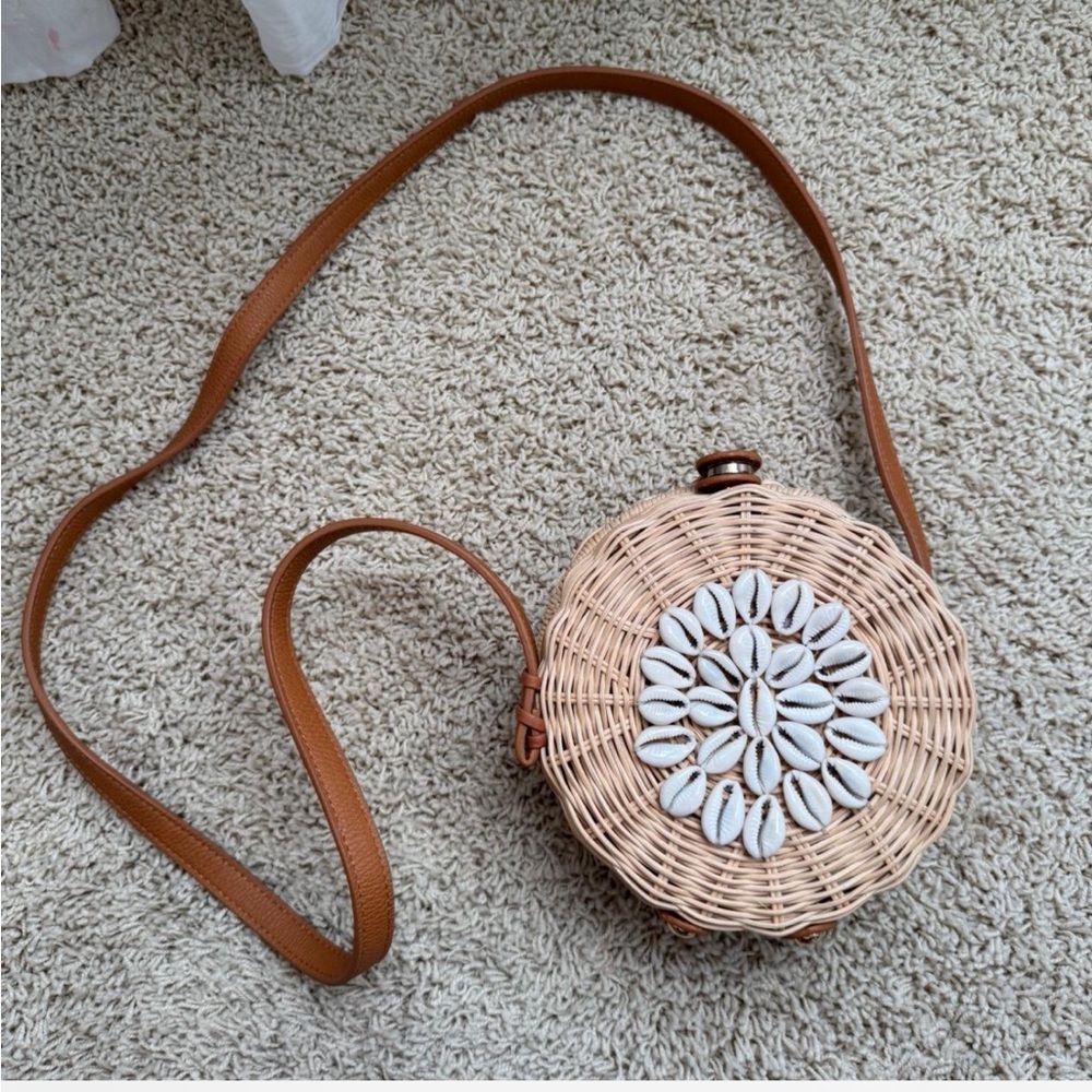 Shiraleah Chicago Wicker Purse with Shell Detailing – NWT
